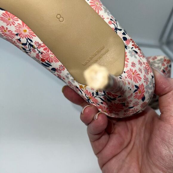 Old Navy Ditzy Floral Canvas Pump - Picture 8 of 12